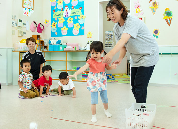 「エイッ！」元気にボールをなげれたね